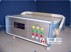 AL404 便携式故障录波仪